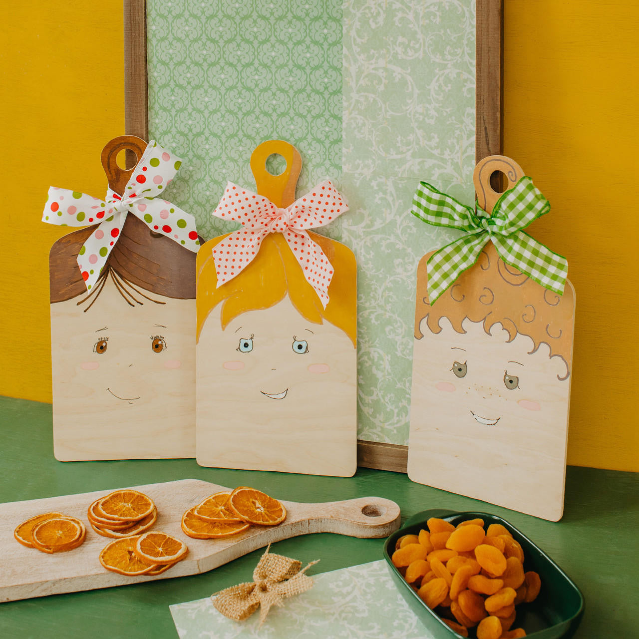 Woodpeckers Crafts 12" Cutting Board Shape With Handle