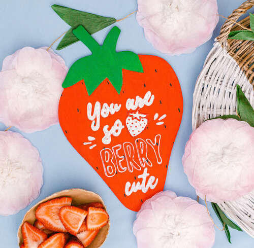 12" Wood Strawberry Cutout, 12" x 7.5" x 1/4"