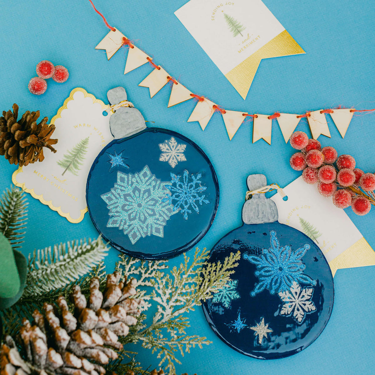 Christmas Ornament Cutout 6" x 4-1/2"