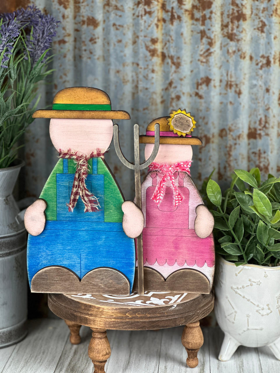 Farmer and wife shelf sitter, by Pickitz