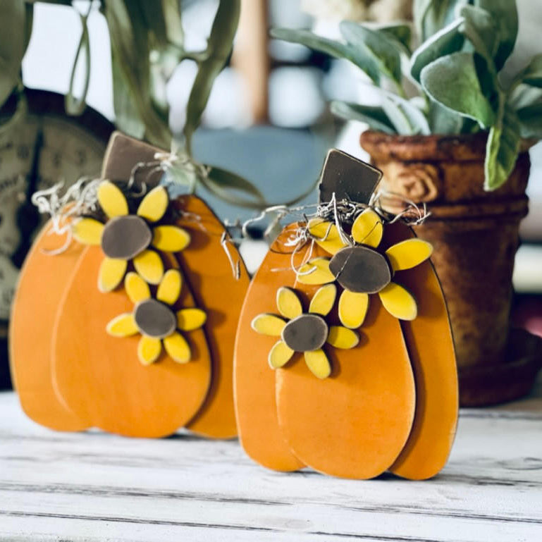 Woodpeckers Crafts Primitive Pumpkins with Flower (2 PUMPKINS ONLY)