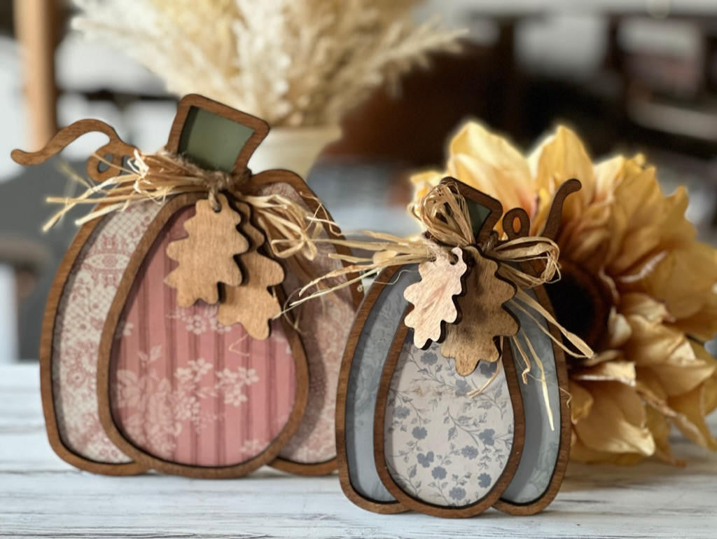 Primitive Pumpkins with Oak Leaf (2 PUMPKINS ONLY)