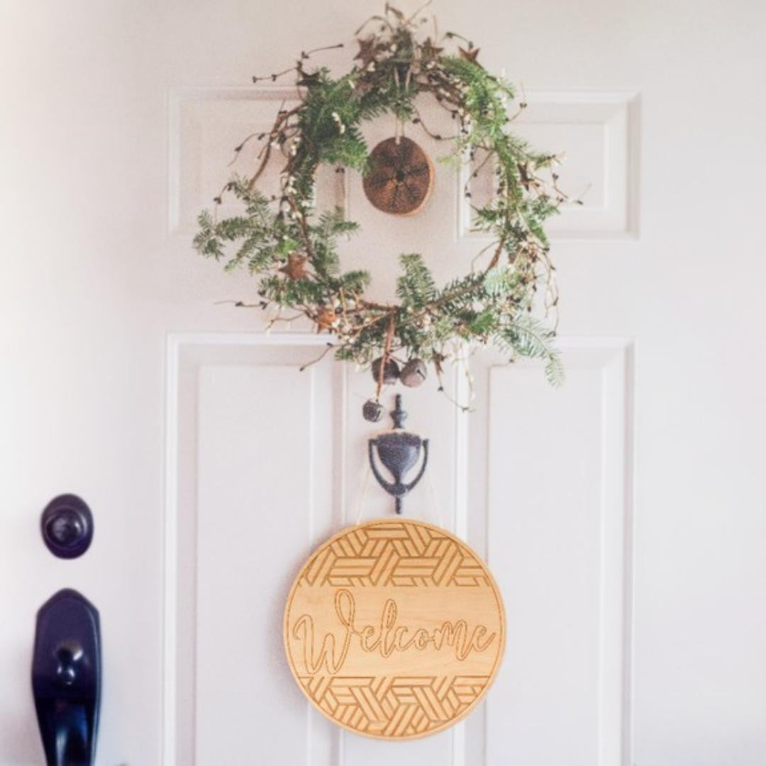 Round Welcome Sign, 12" With Herringbone Pattern