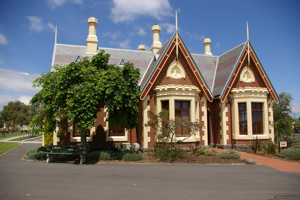 3 Ways to Use Wooden Finials for Decorating Homes