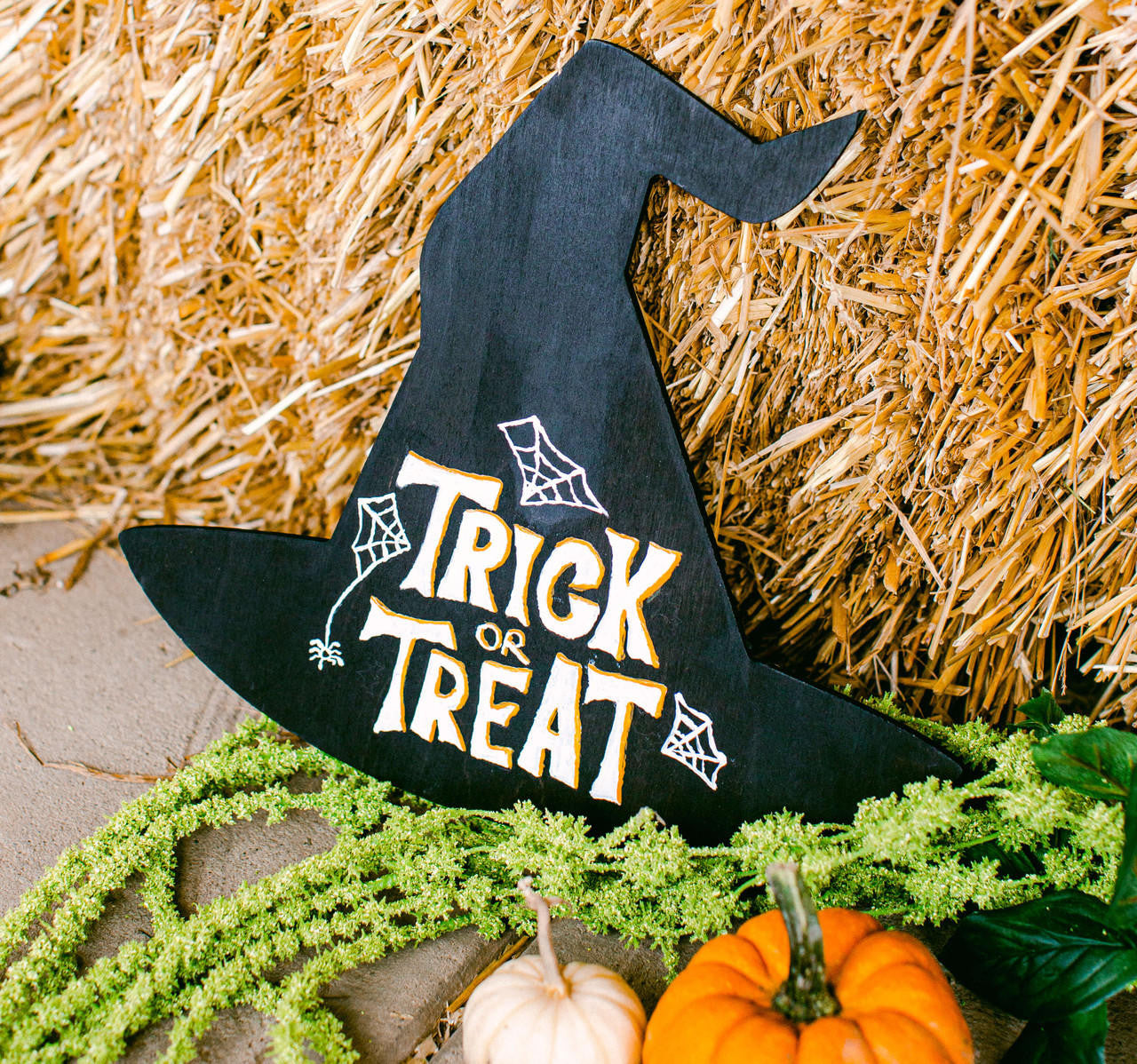 Woodpeckers Crafts Wood Halloween Witch's Hat Cutout, Small  8" x 7" 